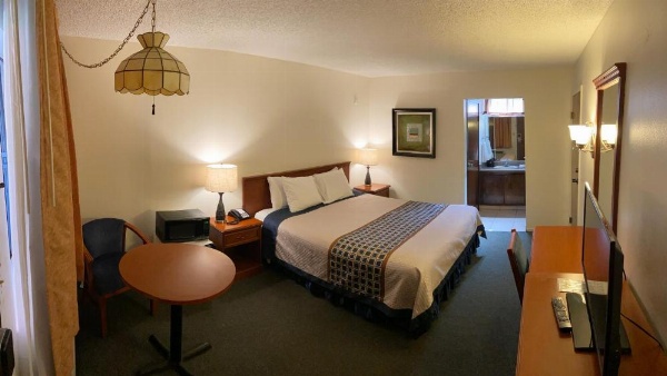 Vantage Point Inn - Woodland Hills image 17